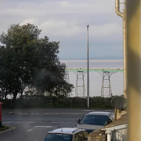 Gorgeous Apartment Seconds From Seafront Clevedon Exterior photo