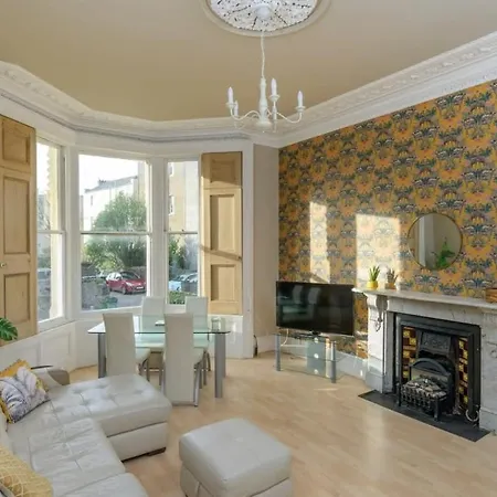 Gorgeous Apartment Seconds From Seafront Clevedon Exterior photo