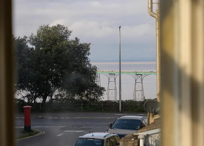 Gorgeous Apartment Seconds From Seafront Clevedon