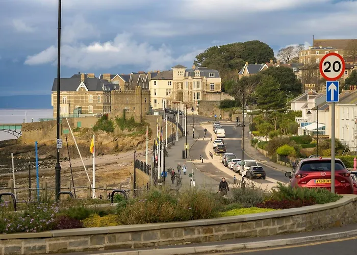 Gorgeous Apartment Seconds From Seafront Clevedon