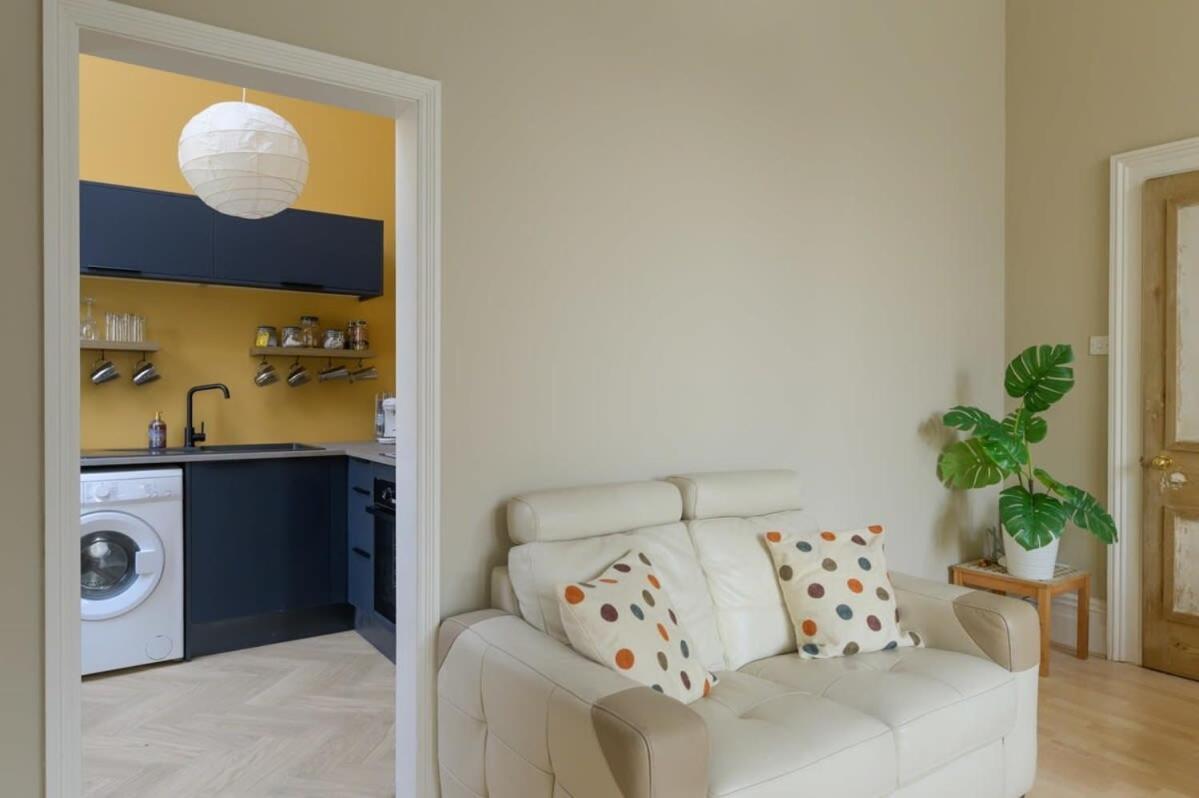 Gorgeous Seconds From Seafront Apartment
