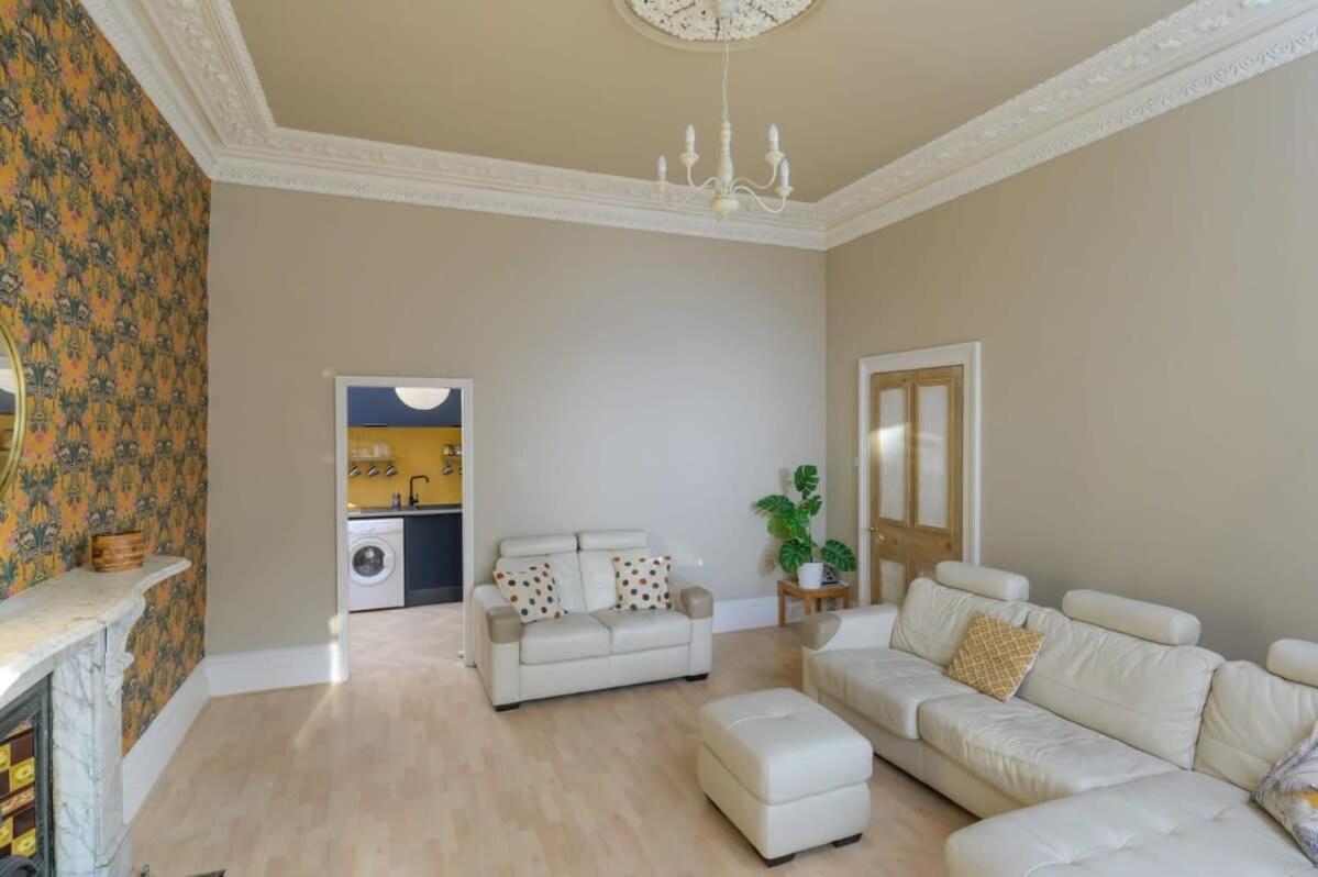 Gorgeous Seconds From Seafront Apartment *