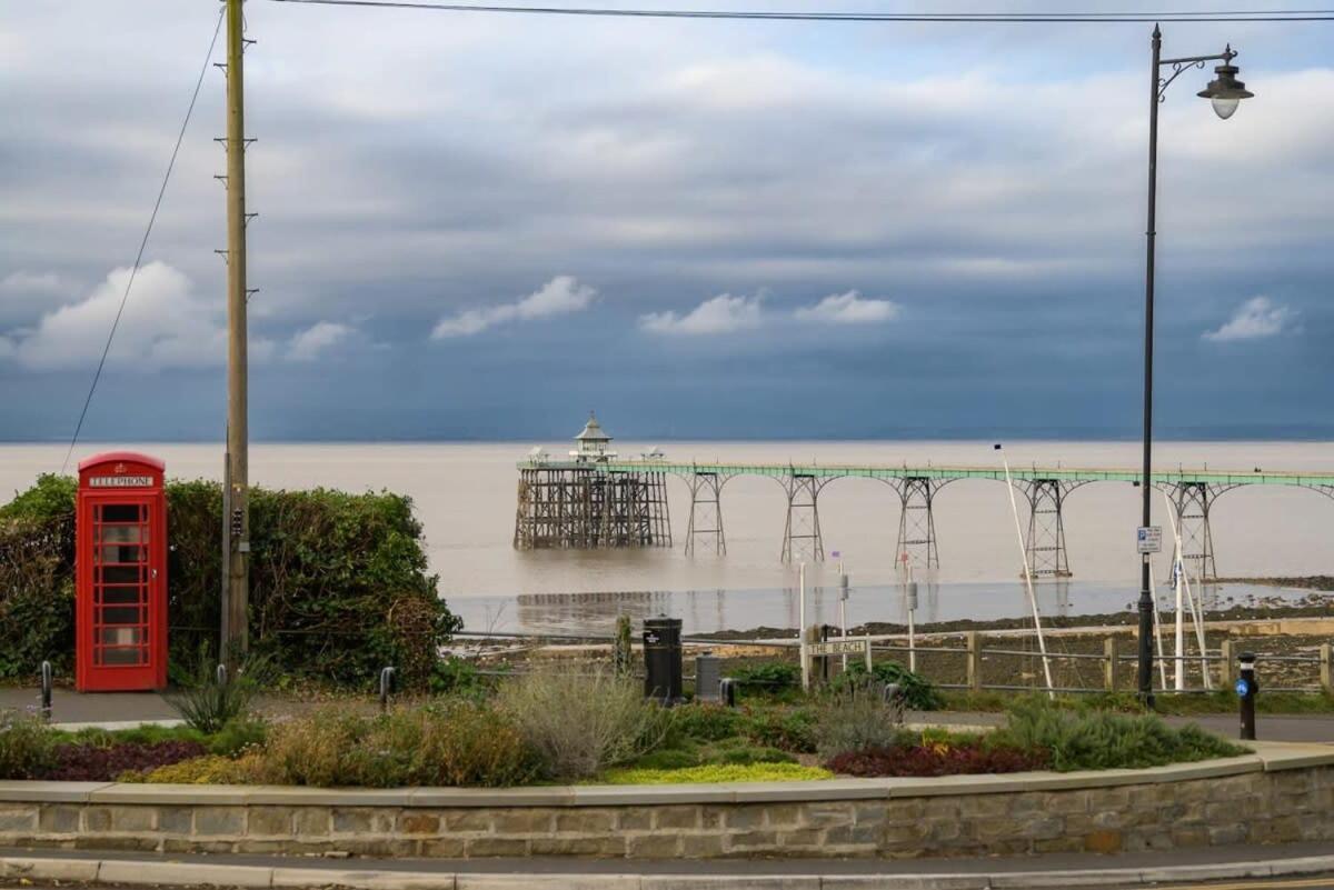 Gorgeous Seconds From Seafront Apartment