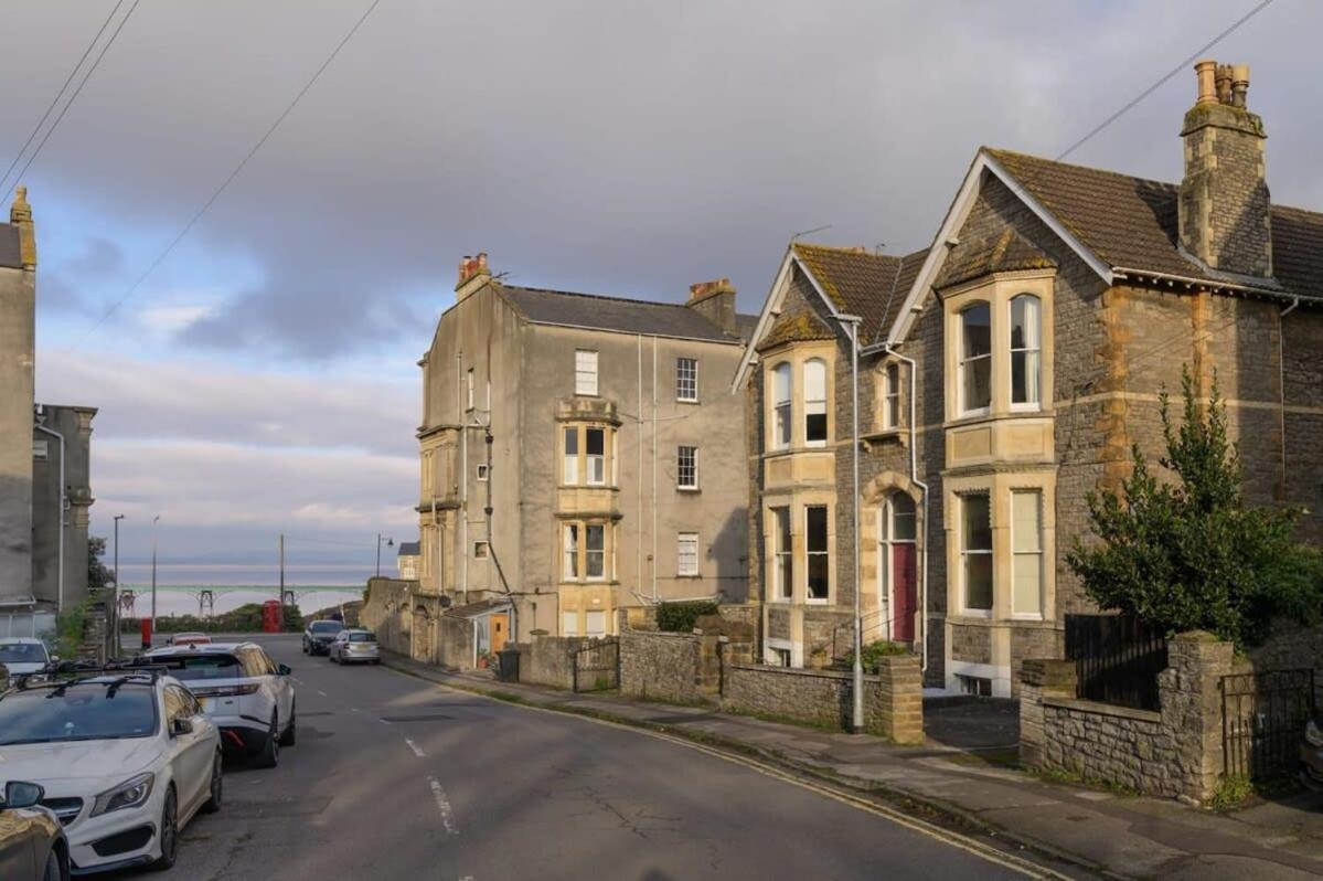 Apartment Gorgeous Seconds From Seafront *