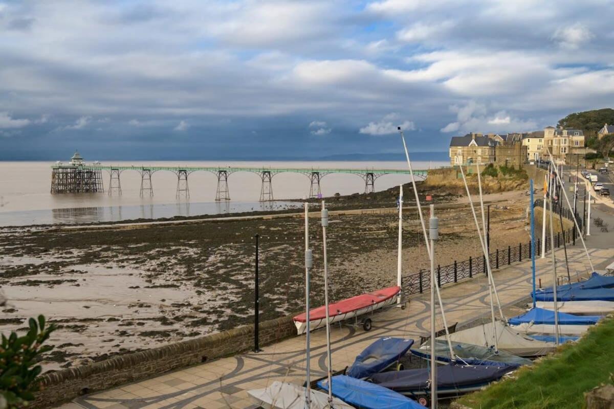 Gorgeous Seconds From Seafront Apartment Clevedon